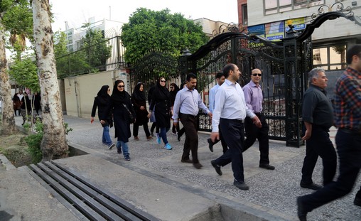 برگزاری همایش پیاده روی به مناسبت هفته سلامت در مرکز فارس 3