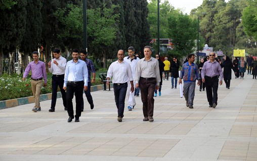 برگزاری همایش پیاده روی به مناسبت هفته سلامت در مرکز فارس 10
