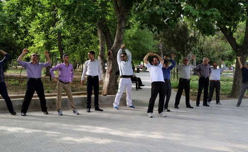 برگزاری همایش پیاده روی به مناسبت هفته سلامت در مرکز فارس 24