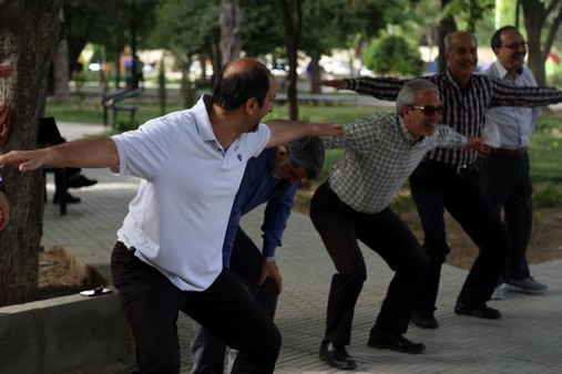 برگزاری همایش پیاده روی به مناسبت هفته سلامت در مرکز فارس 32