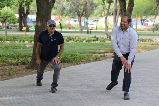 برگزاری همایش پیاده روی به مناسبت هفته سلامت در مرکز فارس 37