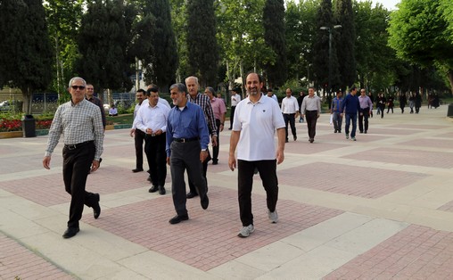 برگزاری همایش پیاده روی به مناسبت هفته سلامت در مرکز فارس 11