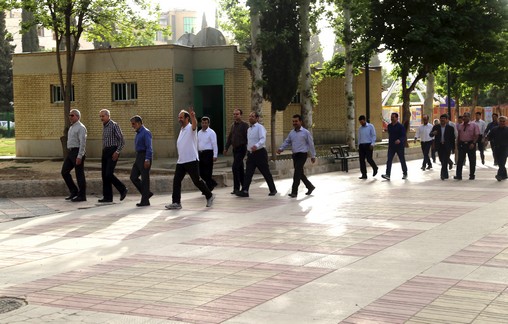 برگزاری همایش پیاده روی به مناسبت هفته سلامت در مرکز فارس 12