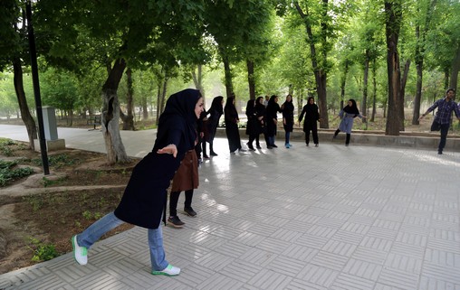 برگزاری همایش پیاده روی به مناسبت هفته سلامت در مرکز فارس 39