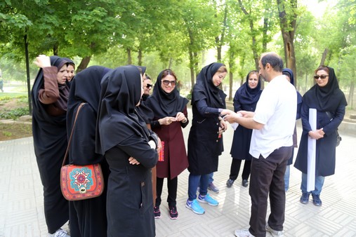 برگزاری همایش پیاده روی به مناسبت هفته سلامت در مرکز فارس 46
