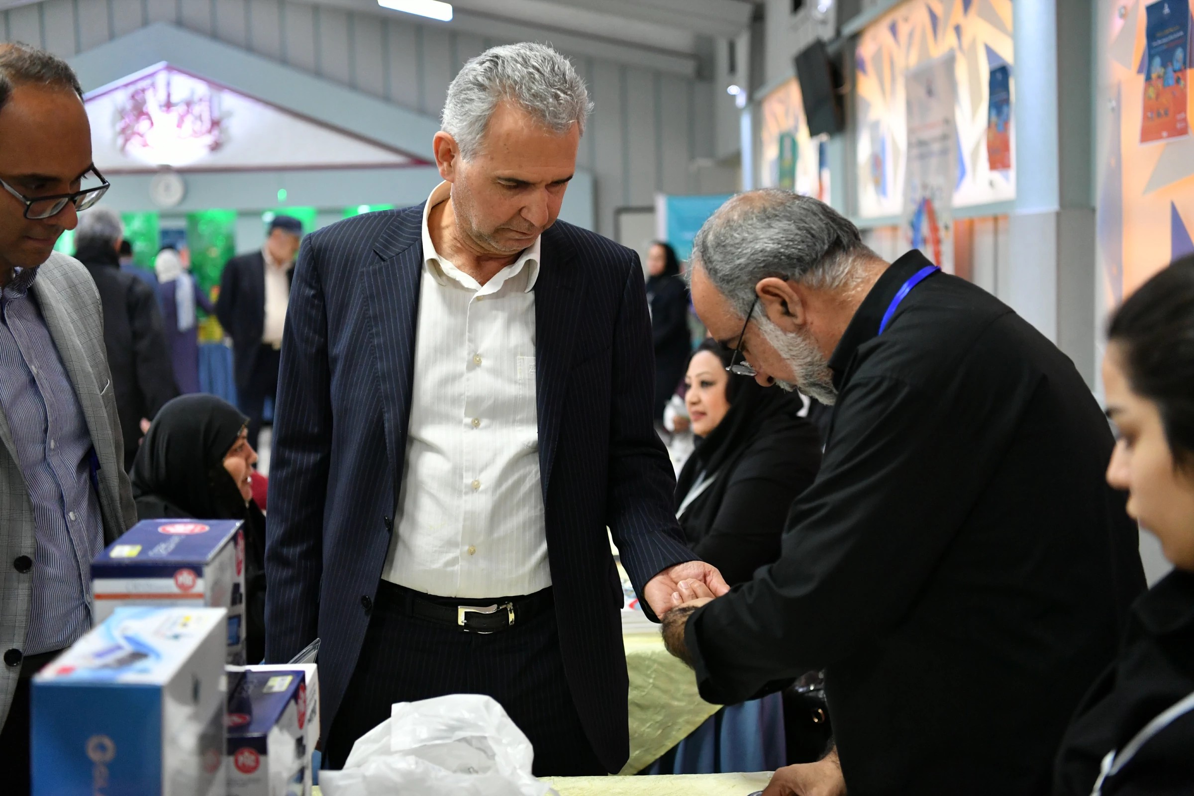 نمایشگاه بیمارستان نفت تهران  10
