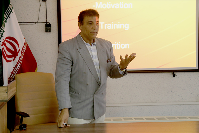 برگزاری کلاس آموزشی مبانی تغذیه ورزشی و مکمل ها در بهداشت و درمان صنعت نفت فارس و هرمزگان 4