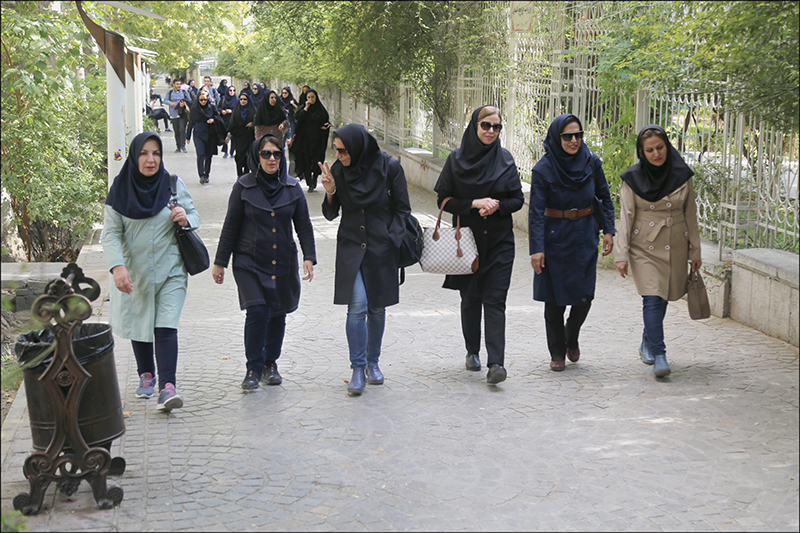 همایش پیاده روی بانوان به مناسبت هفته سلامت بانوان برگزار شد 9
