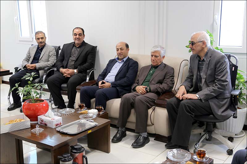 بازدید مدیرعامل بهداشت و درمان صنعت از مرکز آموزشی درمانی سوانح سوختگی و ترمیمی حضرت امیرالمومنین(ع) و مرکز درمانی آموزشی، پژوهشی و درمانی ابوعلی سینا2 2 1