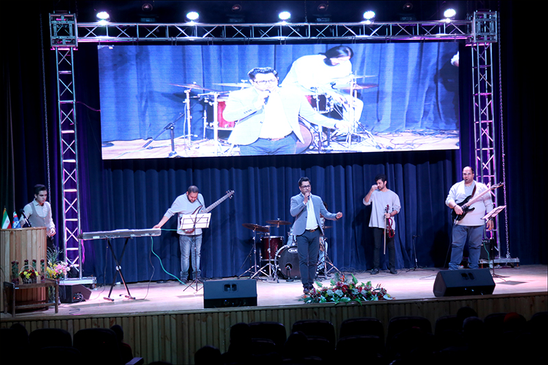 برگزاری جشن دهه فجر در بهداشت و درمان صنعت نفت فارس و هرمزگان 12