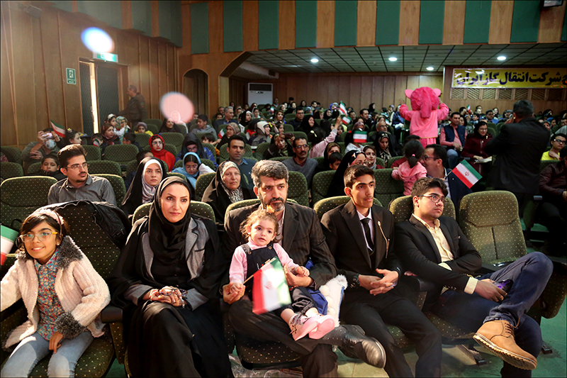 برگزاری جشن دهه فجر در بهداشت و درمان صنعت نفت فارس و هرمزگان 13