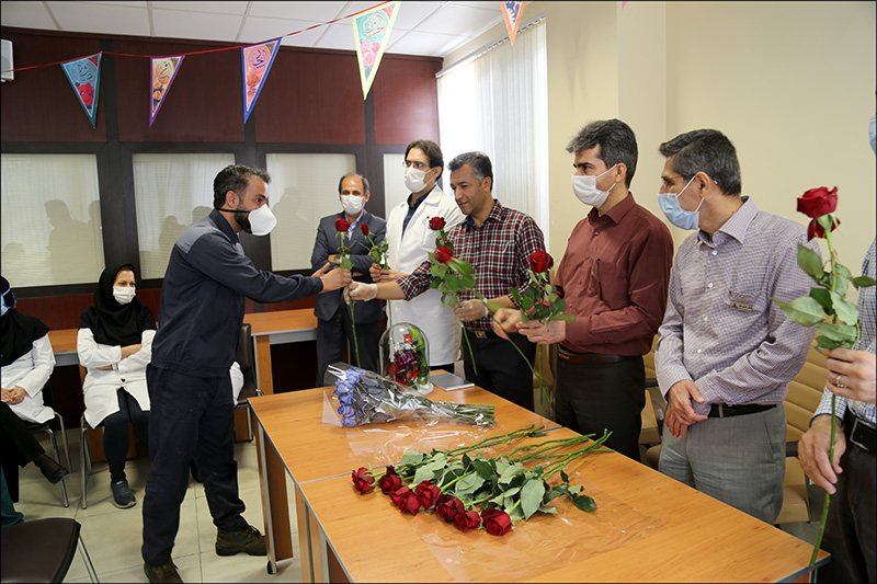 گزارش تصوصری گرامیداشت روز کارگر درمانگاه امام علی 9