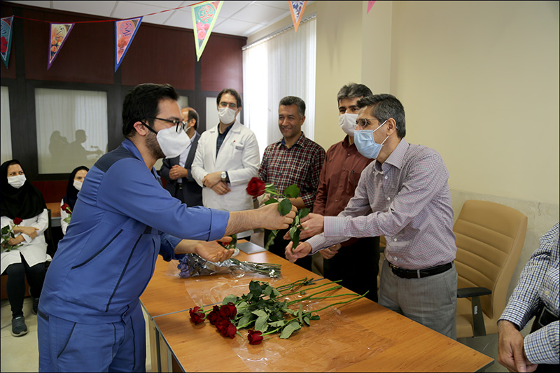 گزارش تصوصری گرامیداشت روز کارگر درمانگاه امام علی 16