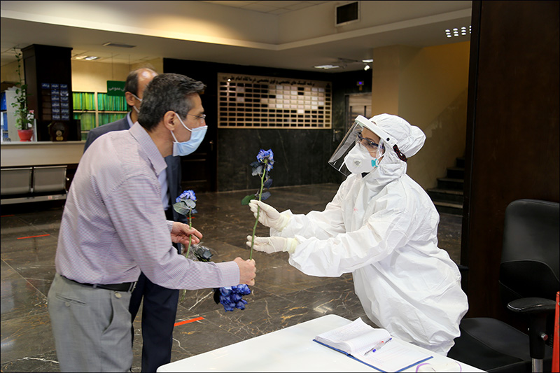 گزارش تصوصری گرامیداشت روز کارگر درمانگاه امام علی 33