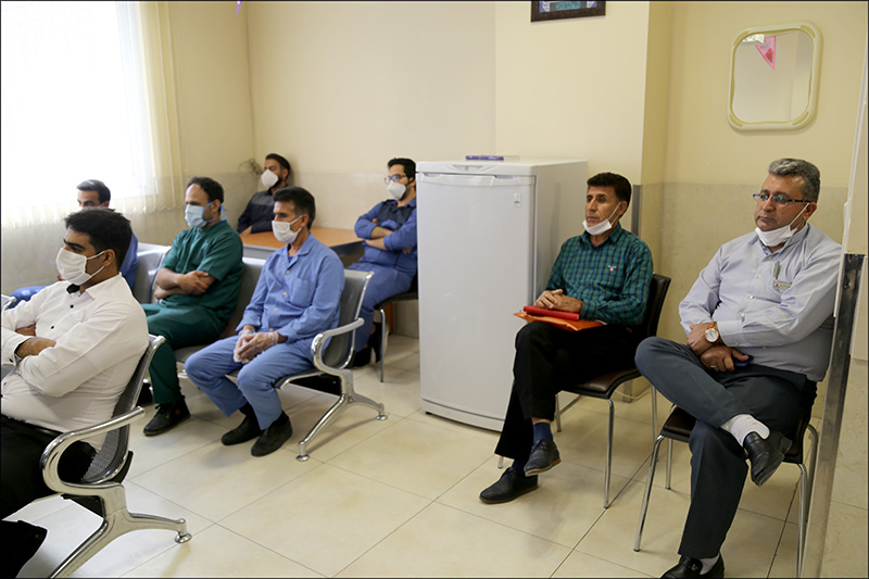 گزارش تصوصری گرامیداشت روز کارگر درمانگاه امام علی 41