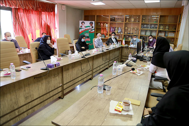 از یادگاران شهدای هشت سال دفاع مقدس در بهداشت و درمان صنعت نفت فارس و هرمزگان تجلیل شد 8