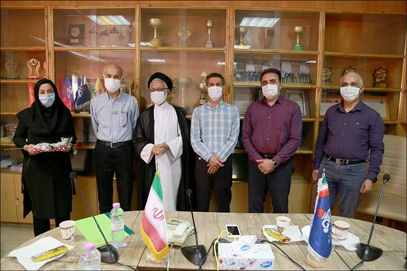 از یادگاران شهدای هشت سال دفاع مقدس در بهداشت و درمان صنعت نفت فارس و هرمزگان تجلیل شد 19