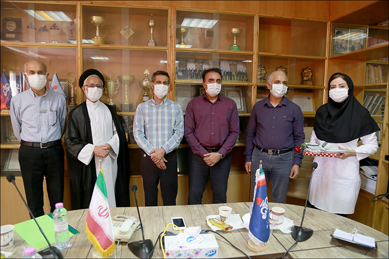 از یادگاران شهدای هشت سال دفاع مقدس در بهداشت و درمان صنعت نفت فارس و هرمزگان تجلیل شد 20