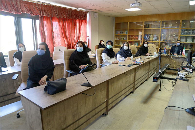 برگزاری نشست گرامی داشت روز زن با حضور مدیرعامل سازمان و بانوان بهداشت و درمان صنعت نفت فارس و هرمزگان 11