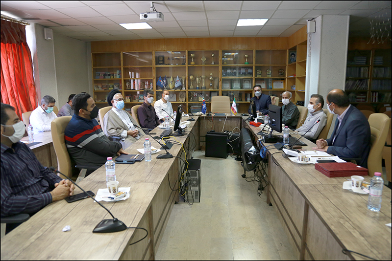 تجلیل از برگزیدگان بهداشت و درمان صنعت نفت فارس و هرمزگان در سومین جشنواره قرآنی بیان 13