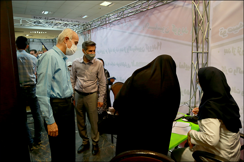 انجام واکسیناسیون کووید 19 در بهداشت و درمان صنعت نفت فارس و هرمزگان 1 18