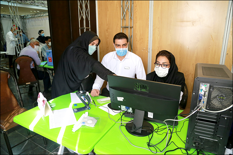 انجام واکسیناسیون کووید 19 در بهداشت و درمان صنعت نفت فارس و هرمزگان 1 22