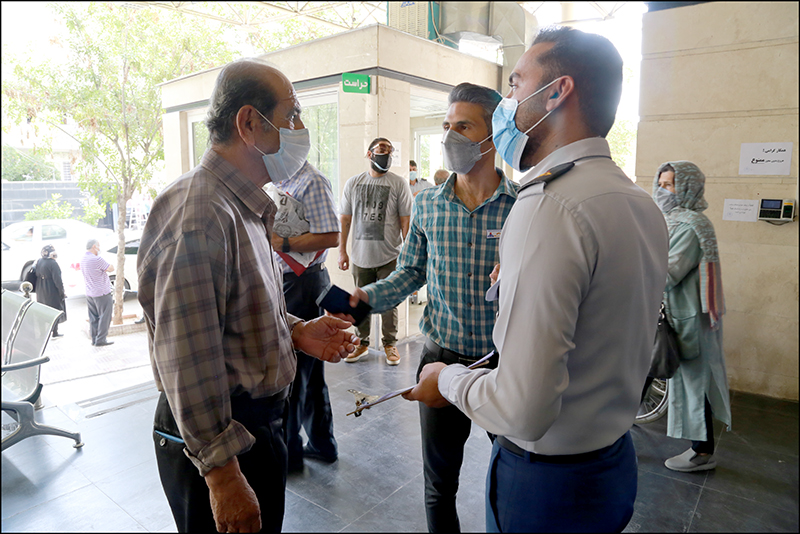 انجام واکسیناسیون کووید 19 در بهداشت و درمان صنعت نفت فارس و هرمزگان 1 28