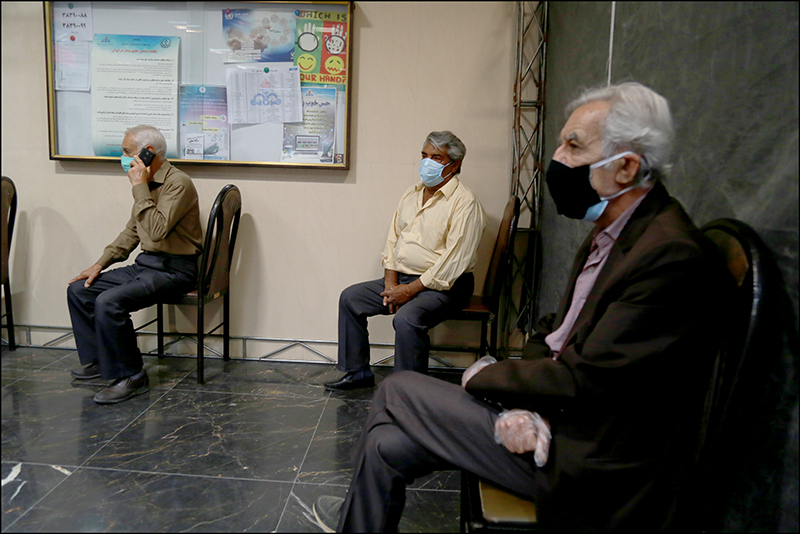 انجام واکسیناسیون کووید 19 در بهداشت و درمان صنعت نفت فارس و هرمزگان 1 41