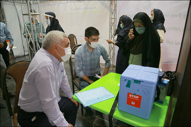 انجام واکسیناسیون کووید 19 در بهداشت و درمان صنعت نفت فارس و هرمزگان 1 43