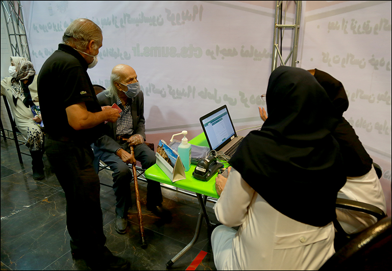 انجام واکسیناسیون کووید 19 در بهداشت و درمان صنعت نفت فارس و هرمزگان 1 45