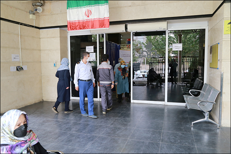 انجام واکسیناسیون کووید 19 در بهداشت و درمان صنعت نفت فارس و هرمزگان 1 46