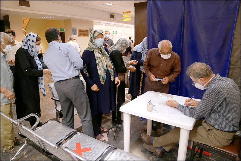 انجام واکسیناسیون کووید 19 در بهداشت و درمان صنعت نفت فارس و هرمزگان 1 48