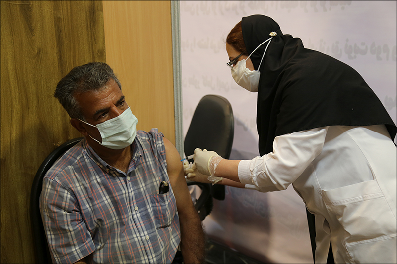 انجام واکسیناسیون کووید 19 در بهداشت و درمان صنعت نفت فارس و هرمزگان 1 62