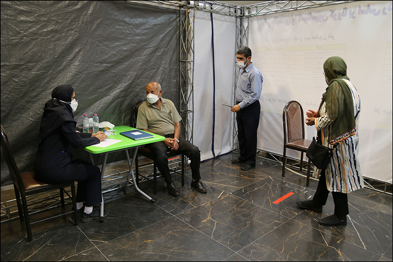 انجام واکسیناسیون کووید 19 در بهداشت و درمان صنعت نفت فارس و هرمزگان 1 63