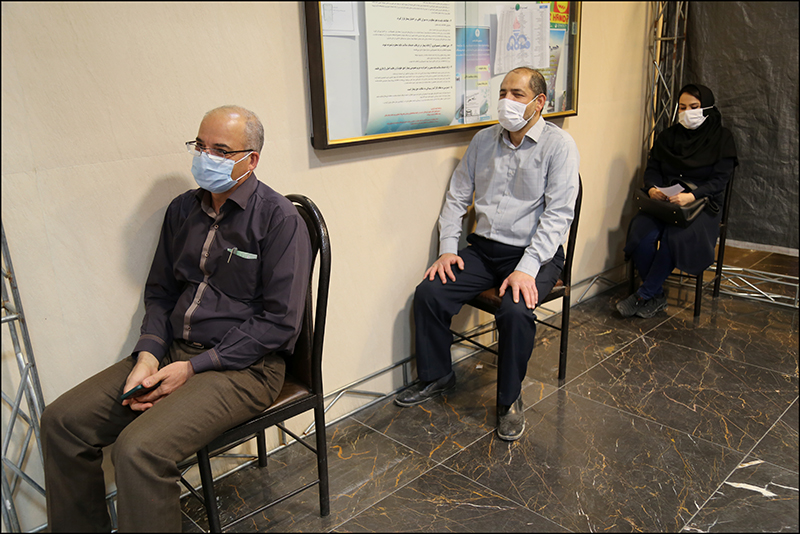 انجام واکسیناسیون کووید 19 در بهداشت و درمان صنعت نفت فارس و هرمزگان 1 80