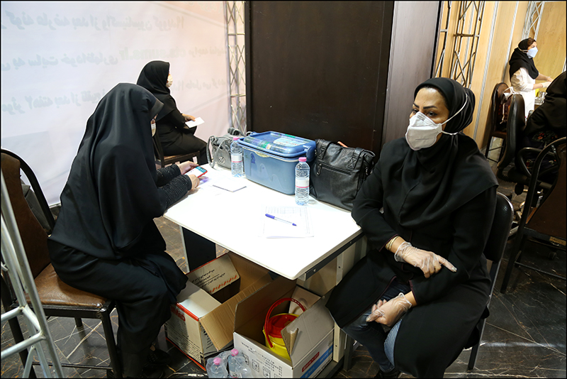 انجام واکسیناسیون کووید 19 در بهداشت و درمان صنعت نفت فارس و هرمزگان 1 85