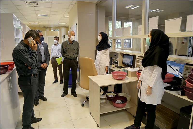 بازدید مجدد رییس بهداشت و درمان صنعت نفت فارس و هرمزگان از روند واکسیناسیون 1