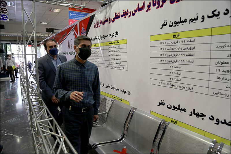 بازدید مجدد رییس بهداشت و درمان صنعت نفت فارس و هرمزگان از روند واکسیناسیون 10