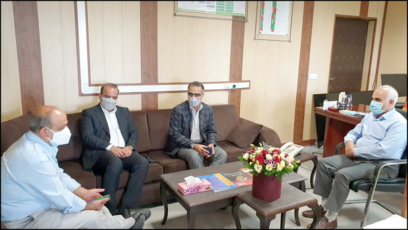 معاون بهداشتی درمانی منطقه هرمزگان با رییس دانشگاه علوم پزشکی هرمزگان دیدار کرد 2
