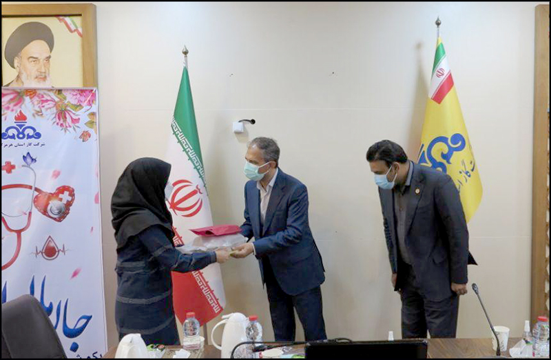 از جامعه پزشکی بهداشت و درمان صنعت نفت منطقه هرمزگان تقدیر شد 10