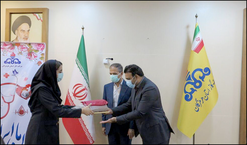 از جامعه پزشکی بهداشت و درمان صنعت نفت منطقه هرمزگان تقدیر شد 13