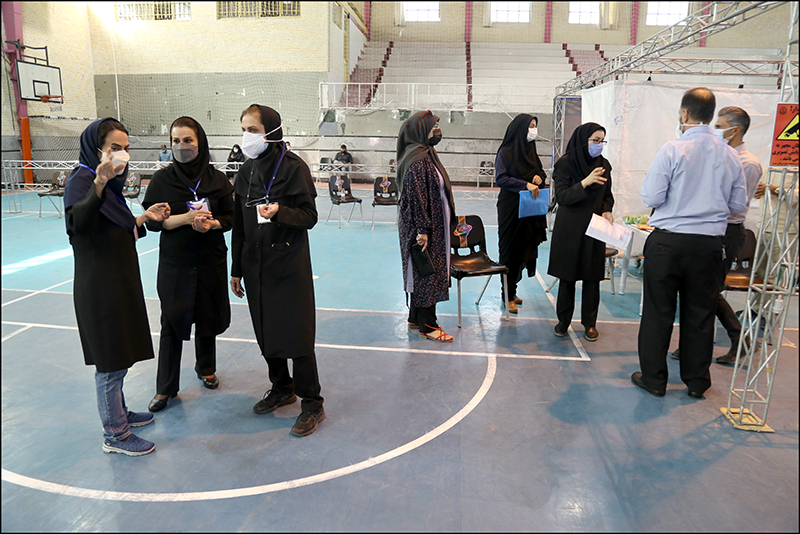 دور دوم واکسیناسیون شاغلان صنعت نفت استان فارس صورت پذیرفت 11