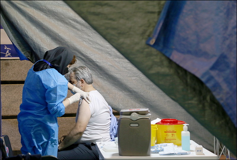 دور دوم واکسیناسیون شاغلان صنعت نفت استان فارس صورت پذیرفت 40