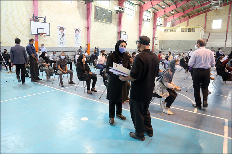 دور دوم واکسیناسیون شاغلان صنعت نفت استان فارس صورت پذیرفت 65