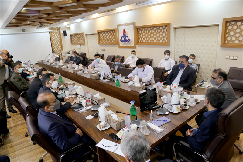نشست مشترک رییس بهداشت و درمان صنعت نفت فارس و هرمزگان و روسای شرکت های مناطق نفتی جنوب کشور 4