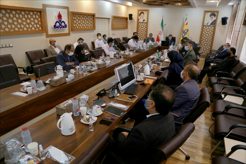 نشست مشترک رییس بهداشت و درمان صنعت نفت فارس و هرمزگان و روسای شرکت های مناطق نفتی جنوب کشور 31