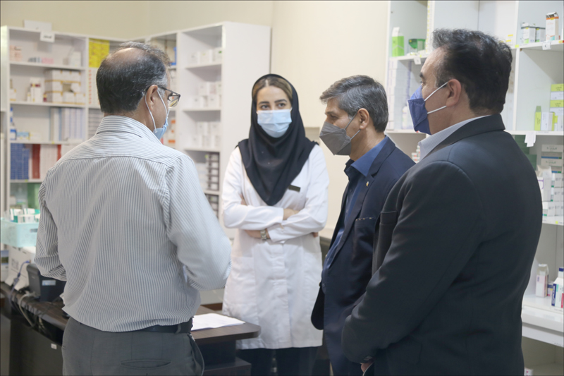 بازدید رییس بهداشت و درمان صنعت نفت فارس و هرمزگان از منطقه هرمزگان 12