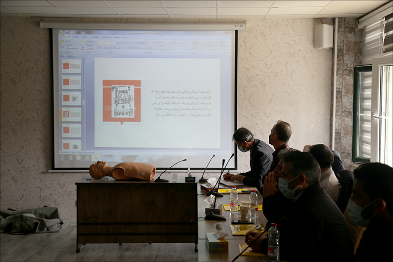 برگزاری آموزش ادواری رانندگان آمبولانس مناطق در بهداشت و درمان صنعت نفت فارس و هرمزگان 19