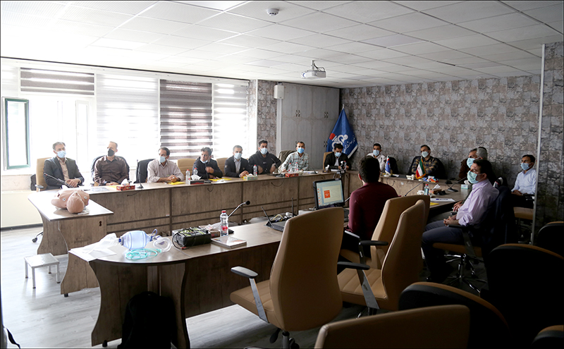 برگزاری آموزش ادواری رانندگان آمبولانس مناطق در بهداشت و درمان صنعت نفت فارس و هرمزگان 24