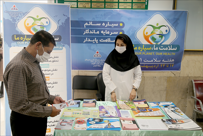 برگزاری برنامه های هفته سلامت در بهداشت و درمان صنعت نفت فارس و هرمزگان3 4